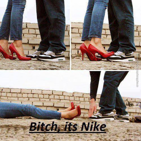 funny-pics-wearing-nike-shoes-when-kissing