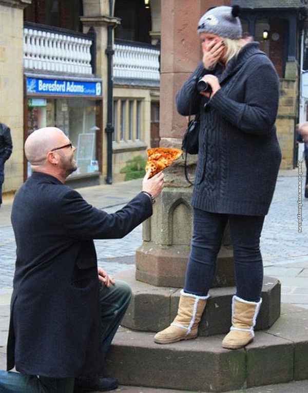 funny pictures proposal with pizza 02
