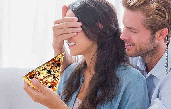 funny pictures proposal with pizza 04